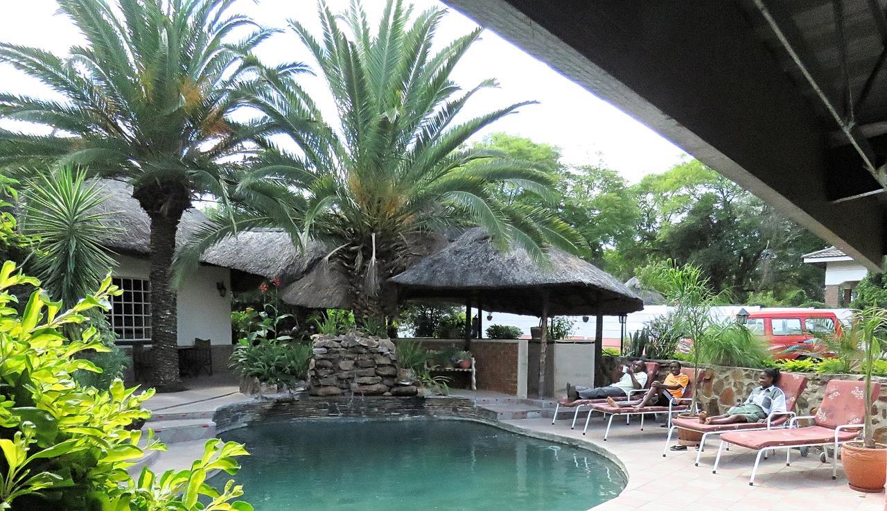 Parrot Lodge Bulawayo Exterior foto