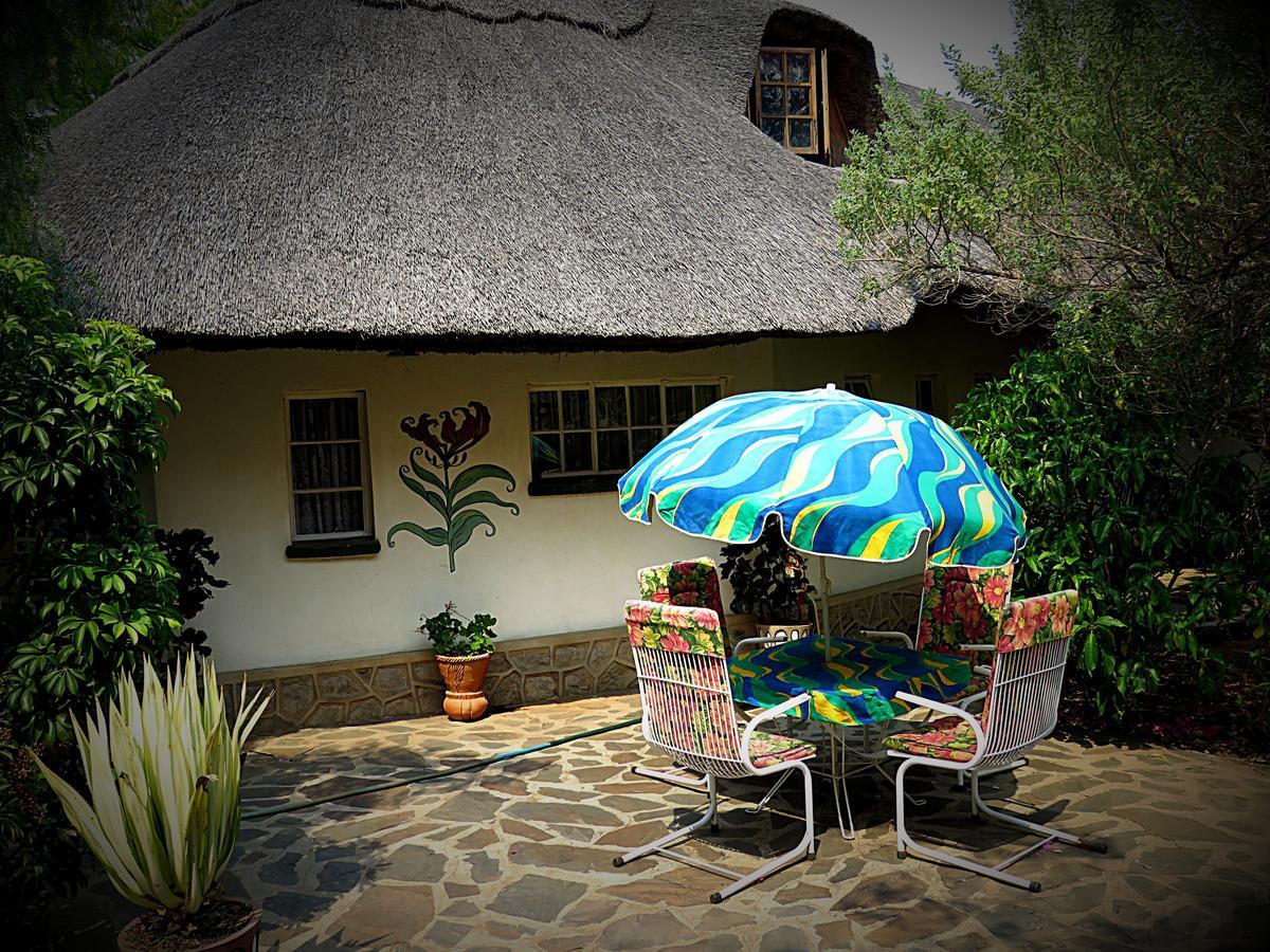 Parrot Lodge Bulawayo Exterior foto
