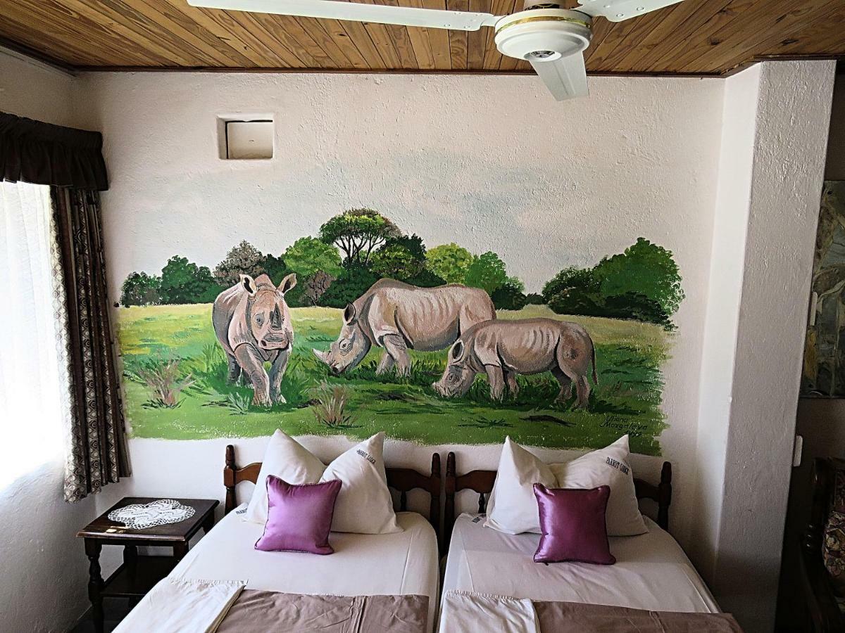 Parrot Lodge Bulawayo Exterior foto
