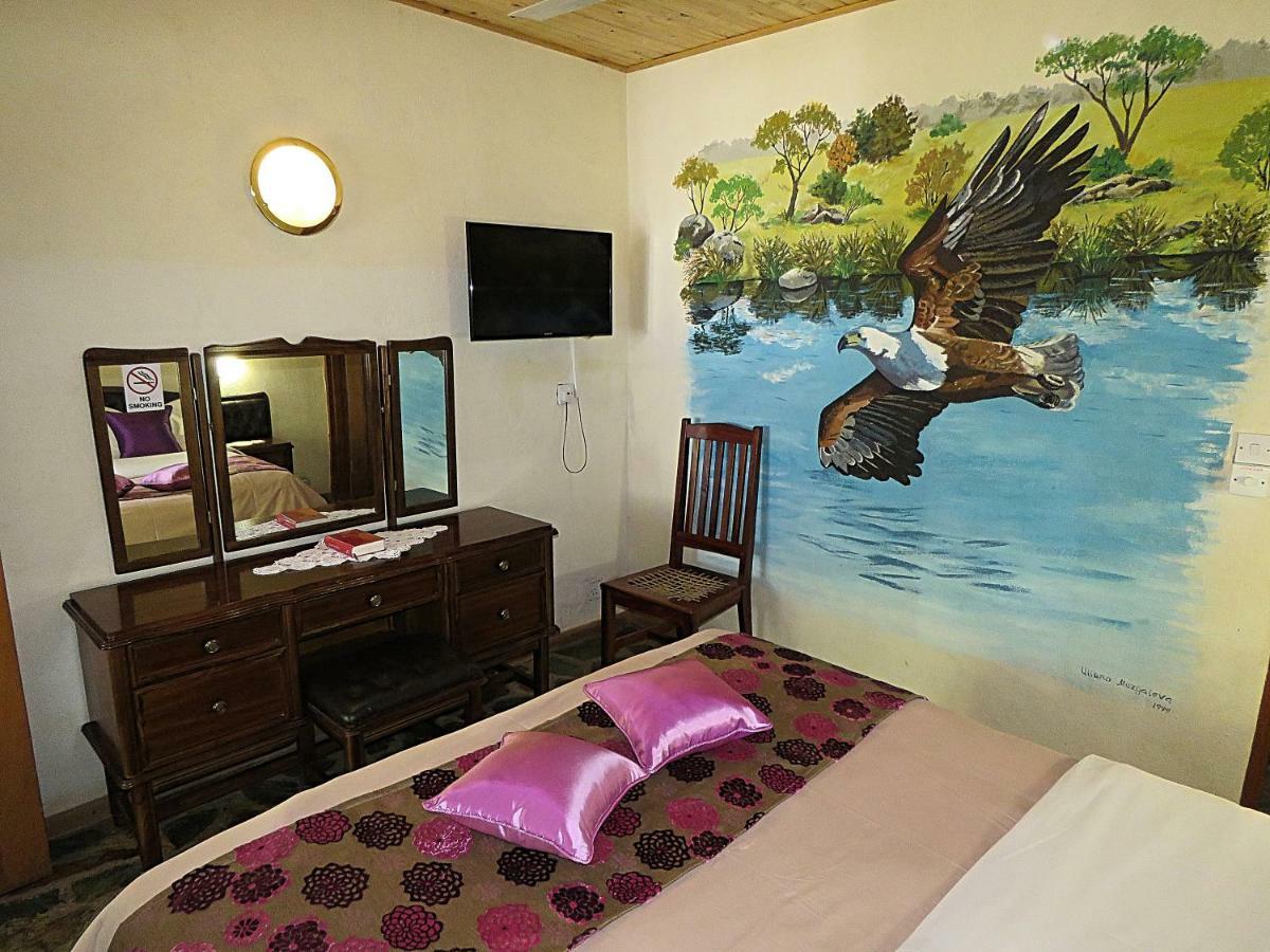 Parrot Lodge Bulawayo Exterior foto