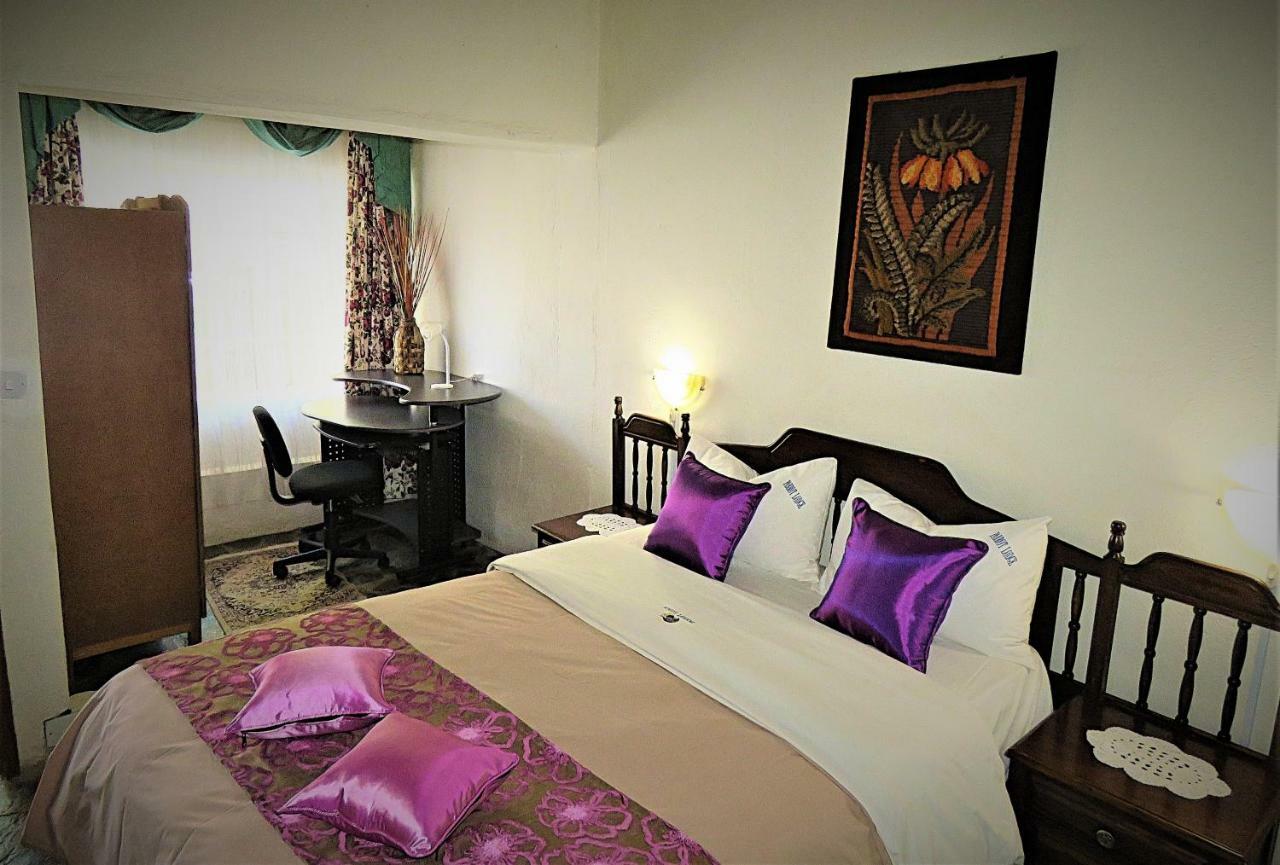 Parrot Lodge Bulawayo Exterior foto