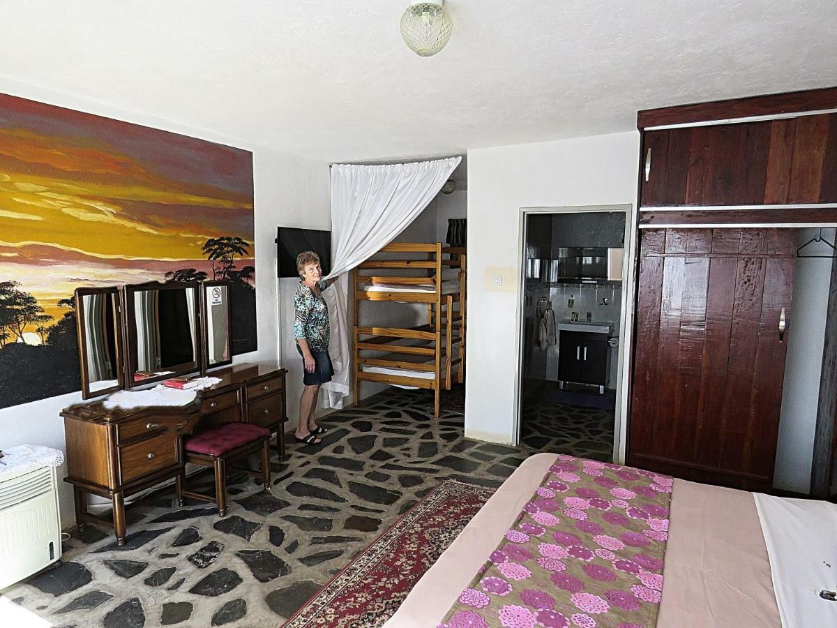 Parrot Lodge Bulawayo Exterior foto